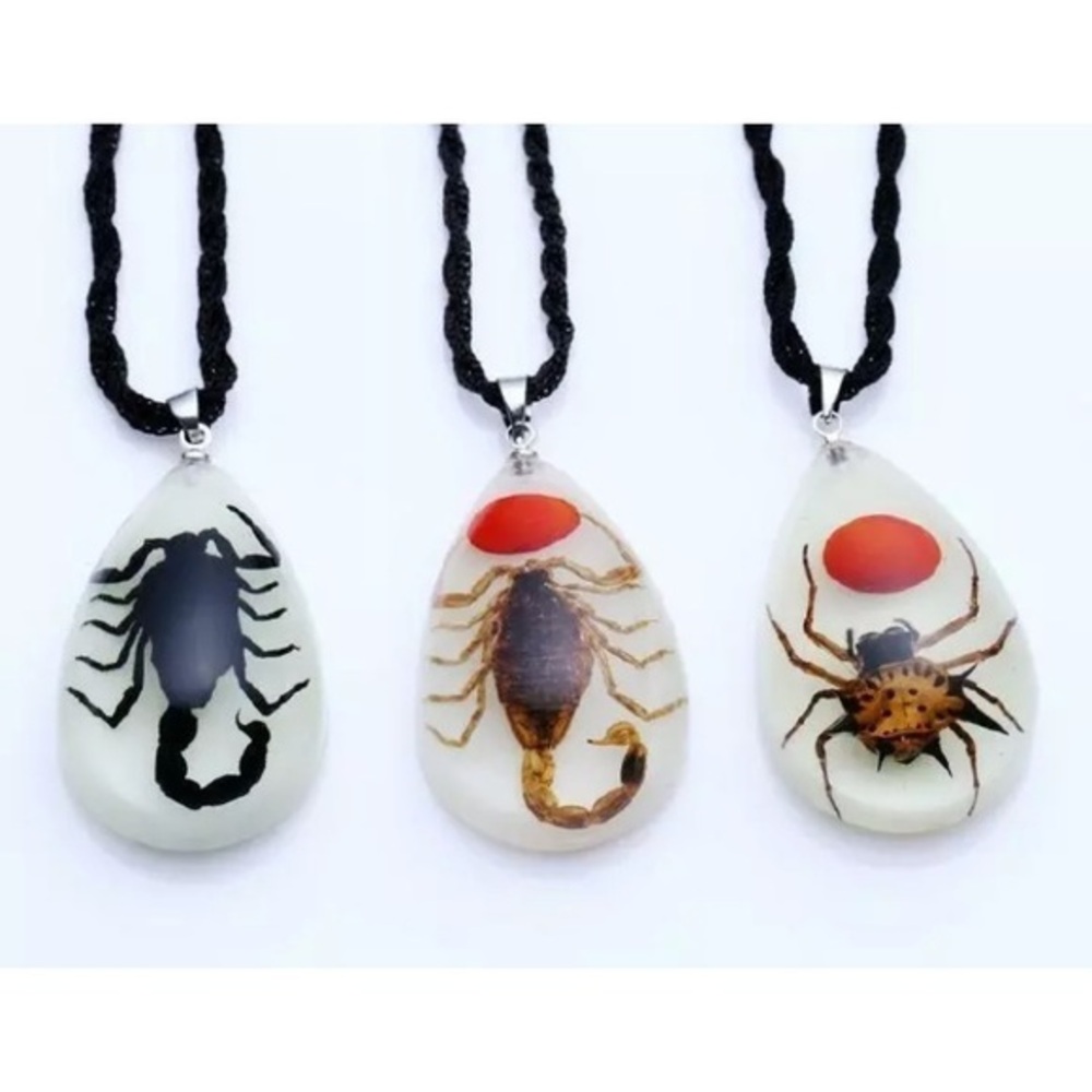 Fashion scorpion spider glow in the dark pendant
